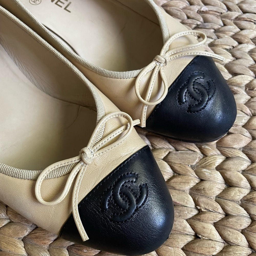 Chanel two-tone lamb skin ballerina flats, size 39